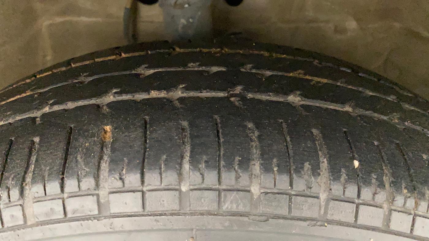 2014 Maruti Ritz VXI, Petrol, Manual, 68,093 km, Right Front Tyre Tread