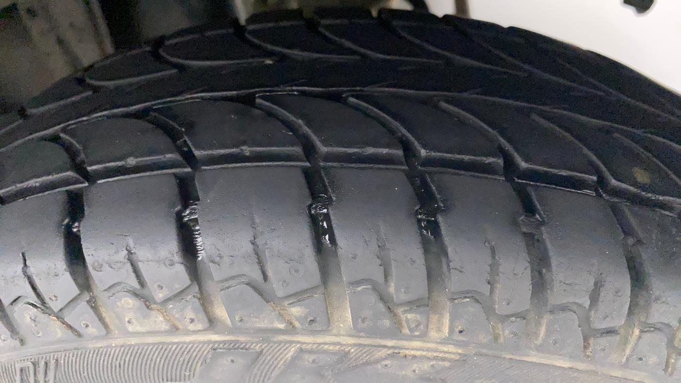 2010 Maruti Zen Estilo LXI, Petrol, Manual, 73,482 km, Left Rear Tyre Tread
