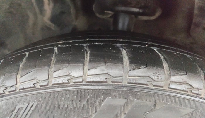 2023 MG HECTOR PLUS SHARP PRO 1.5 TURBO MT 6 STR, Petrol, Manual, 58,887 km, Left Front Tyre Tread