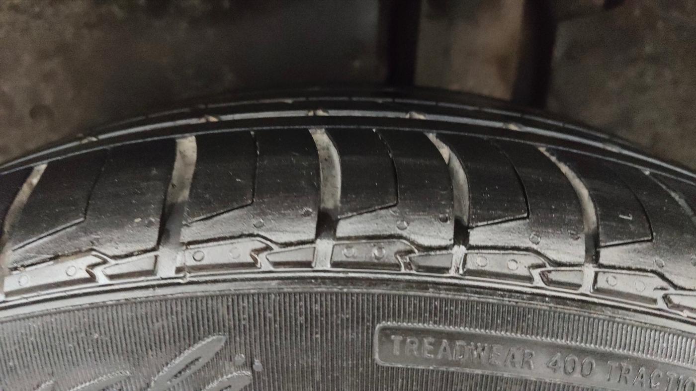 2023 MG HECTOR PLUS SHARP PRO 1.5 TURBO MT 6 STR, Petrol, Manual, 58,887 km, Left Rear Tyre Tread