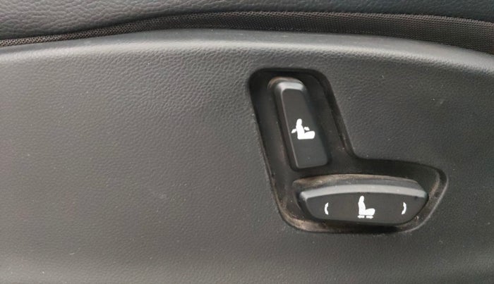 2023 MG HECTOR PLUS SHARP PRO 1.5 TURBO MT 6 STR, Petrol, Manual, 58,887 km, Driver Side Adjustment Panel