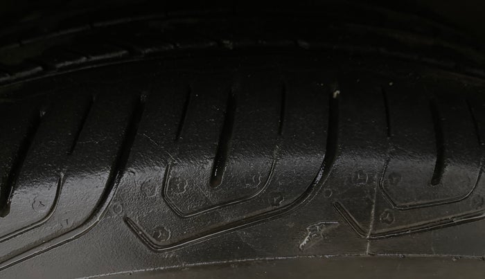 2013 Hyundai New Elantra 1.8 SX MT VTVT, Petrol, Manual, 79,054 km, Right Front Tyre Tread