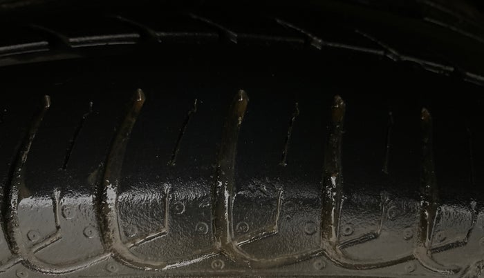 2013 Hyundai New Elantra 1.8 SX MT VTVT, Petrol, Manual, 79,054 km, Right Rear Tyre Tread