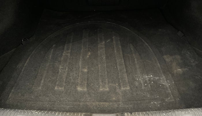 2013 Hyundai New Elantra 1.8 SX MT VTVT, Petrol, Manual, 79,054 km, Boot Inside