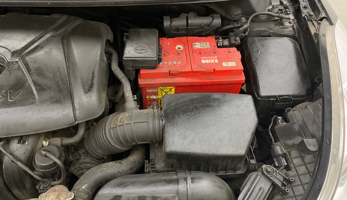 2013 Hyundai New Elantra 1.8 SX MT VTVT, Petrol, Manual, 79,054 km, Engine View - Left