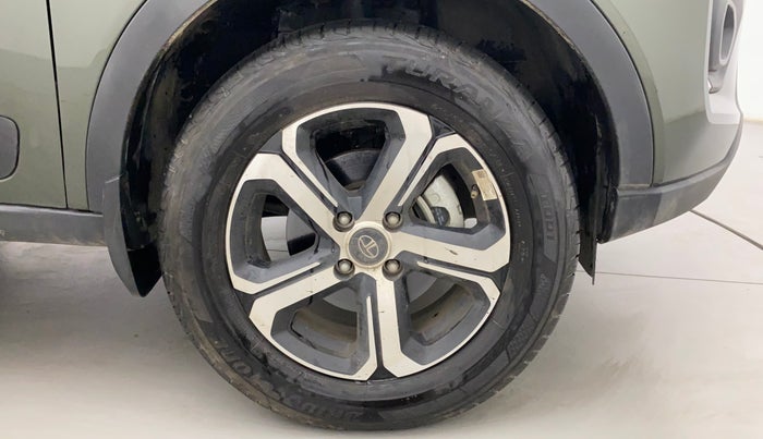 2023 Tata NEXON XZA PLUS (L) DUAL TONE, Petrol, Automatic, 3,454 km, Right Front Wheel
