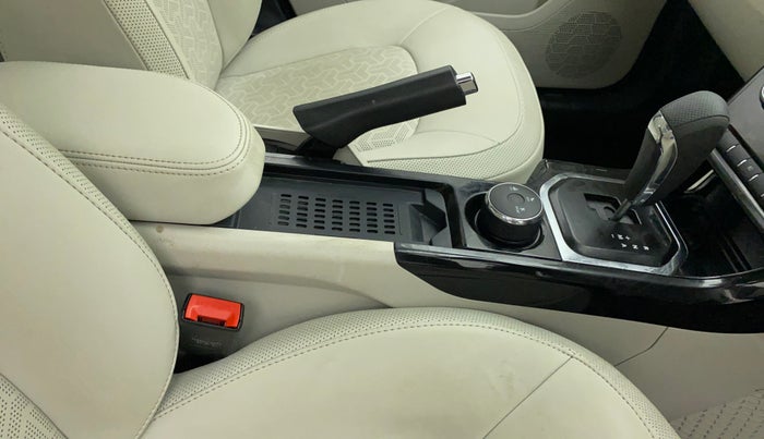 2023 Tata NEXON XZA PLUS (L) DUAL TONE, Petrol, Automatic, 3,454 km, Gear Lever