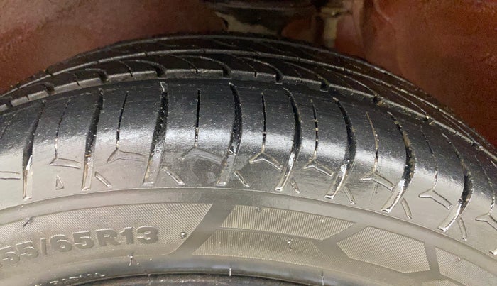 2014 Maruti Alto K10 VXI, Petrol, Manual, 69,152 km, Left Front Tyre Tread