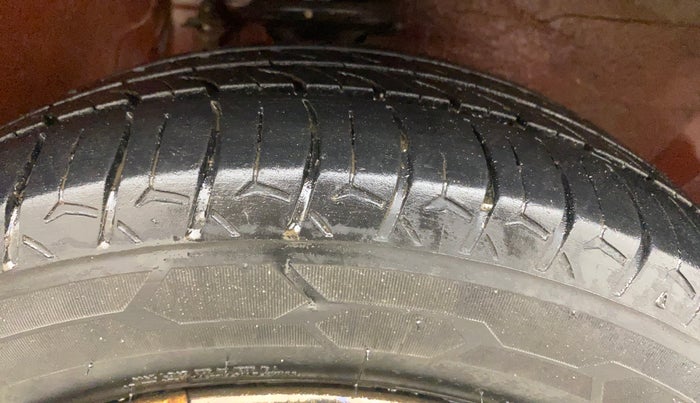 2014 Maruti Alto K10 VXI, Petrol, Manual, 69,152 km, Right Front Tyre Tread