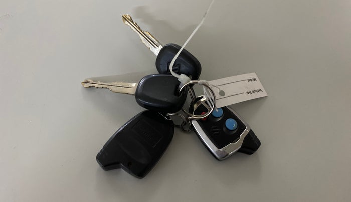 2019 Maruti Swift LXI, Petrol, Manual, 78,446 km, Key Close Up