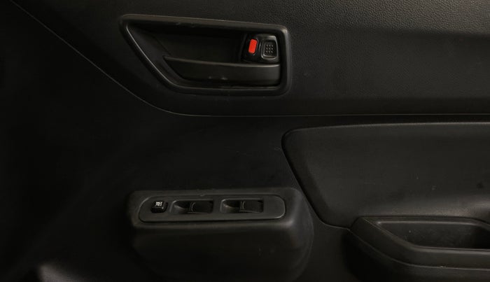 2019 Maruti Swift LXI, Petrol, Manual, 78,446 km, Driver Side Door Panels Control