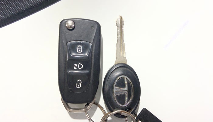 2018 Tata Tiago XZ PETROL, Petrol, Manual, 31,671 km, Key Close Up