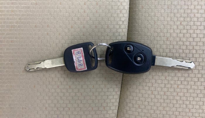 2017 Honda Amaze 1.2L I-VTEC VX, Petrol, Manual, 69,568 km, Key Close Up