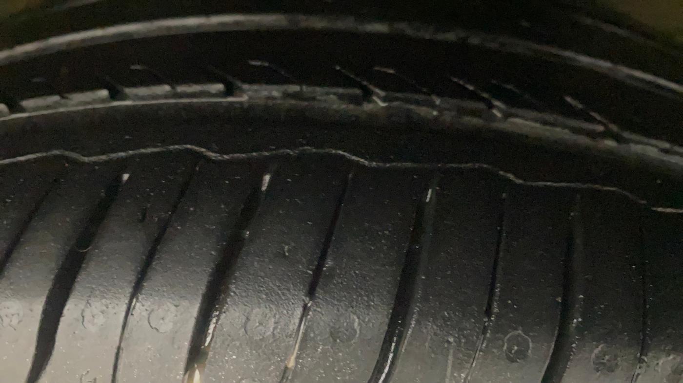 2017 Honda Amaze 1.2L I-VTEC VX, Petrol, Manual, 69,622 km, Right Front Tyre Tread
