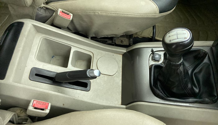 2016 Mahindra Scorpio S10, Diesel, Manual, 66,870 km, Gear Lever