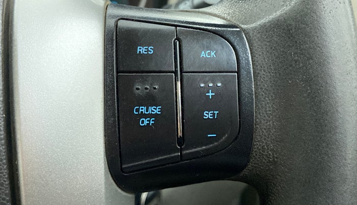 2016 Mahindra Scorpio S10, Diesel, Manual, 66,870 km, Adaptive Cruise Control