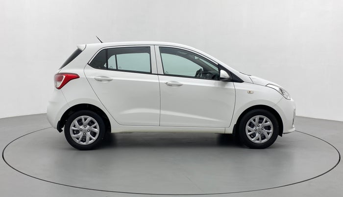 2017 Hyundai Grand i10 Magna 1.2 AT  VTVT, Petrol, Automatic, 40,661 km, Right Side View