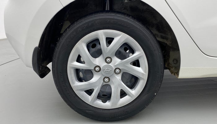 2017 Hyundai Grand i10 Magna 1.2 AT  VTVT, Petrol, Automatic, 40,661 km, Right Rear Wheel