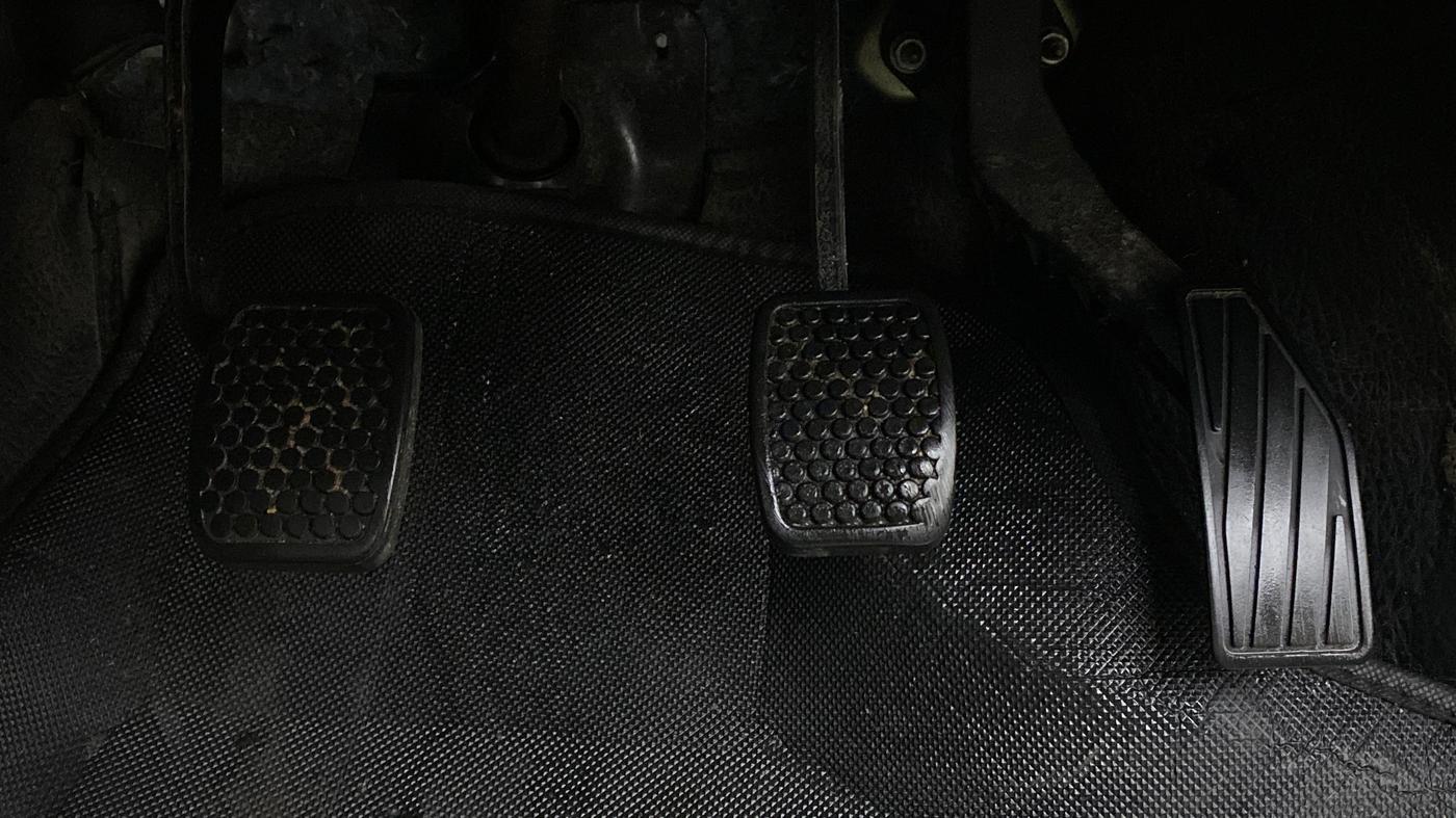 2019 Maruti Alto LXI, Petrol, Manual, 63,951 km, Pedals