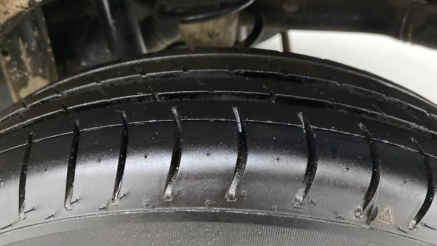 2019 Maruti Alto LXI, Petrol, Manual, 63,951 km, Left Rear Tyre Tread