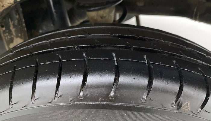 2019 Maruti Alto LXI, Petrol, Manual, 63,951 km, Left Rear Tyre Tread