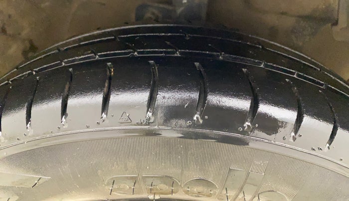 2017 Maruti Celerio VXI AMT, Petrol, Automatic, 71,770 km, Right Front Tyre Tread