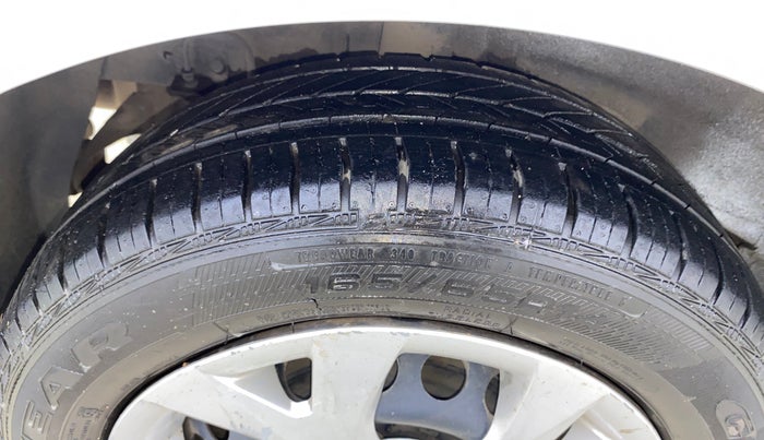 2014 Hyundai Grand i10 SPORTZ 1.2 KAPPA VTVT, Petrol, Manual, 70,673 km, Right Rear Tyre Tread