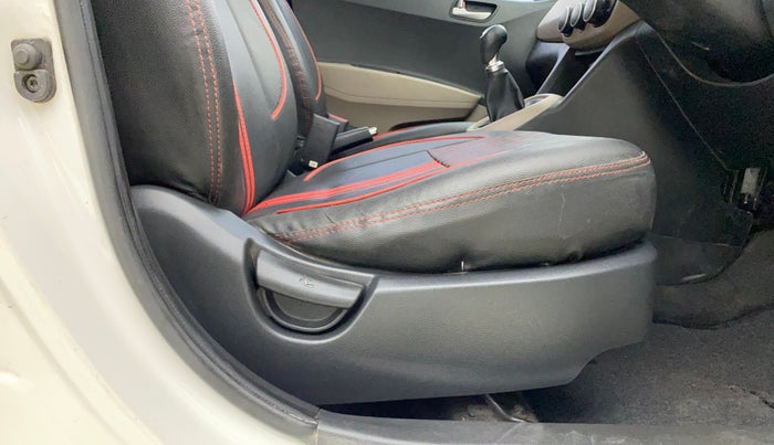 2014 Hyundai Grand i10 SPORTZ 1.2 KAPPA VTVT, Petrol, Manual, 70,673 km, Driver Side Adjustment Panel