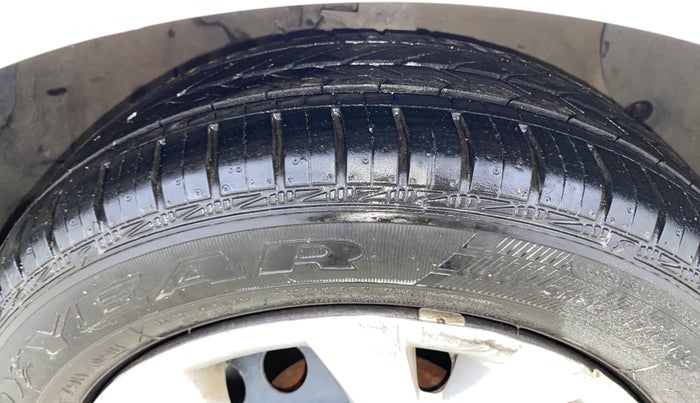 2014 Hyundai Grand i10 SPORTZ 1.2 KAPPA VTVT, Petrol, Manual, 70,673 km, Right Front Tyre Tread