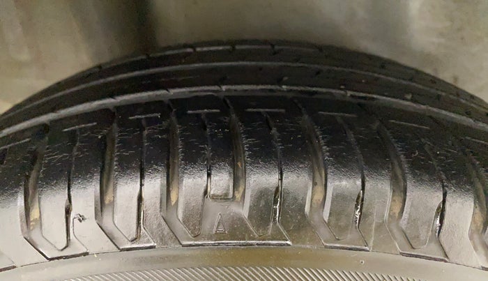 2016 Honda Brio 1.2 S MT I VTEC, Petrol, Manual, 65,063 km, Right Rear Tyre Tread