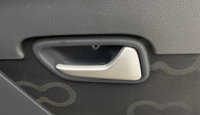 2015 Maruti Alto 800 LXI, Petrol, Manual, 35,608 km, Driver Side Door Panels Control