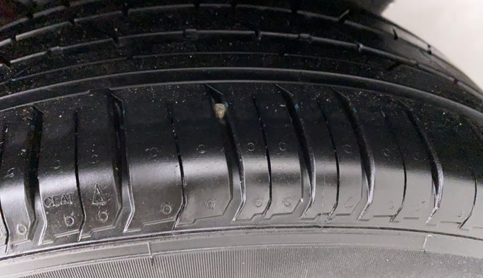 2018 Maruti Vitara Brezza ZDI, Diesel, Manual, 55,043 km, Left Rear Tyre Tread