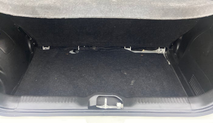 2020 Maruti Swift LXI D, Petrol, Manual, 20,179 km, Boot Inside