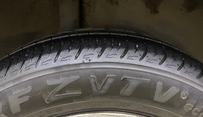 2013 Honda City 1.5L I-VTEC S MT, CNG, Manual, 1,18,684 km, Right Rear Tyre Tread