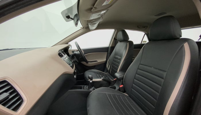 2016 Hyundai Elite i20 ASTA 1.2 (O), Petrol, Manual, 65,395 km, Right Side Front Door Cabin