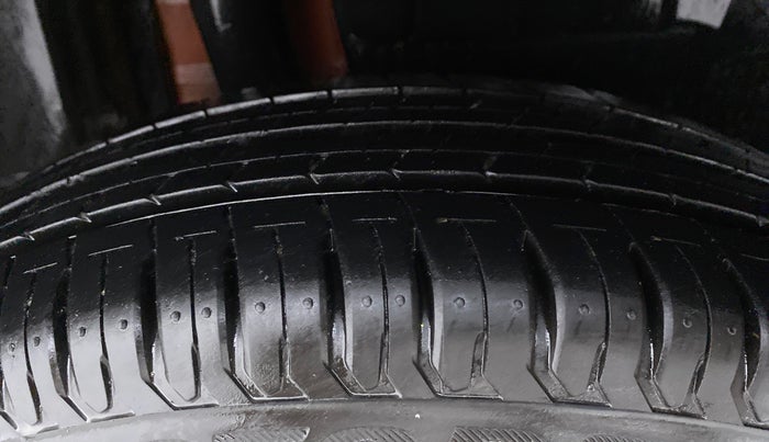2017 Maruti Dzire VXI, Petrol, Manual, 78,096 km, Right Rear Tyre Tread