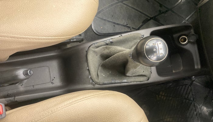 2018 Hyundai Eon MAGNA +, Petrol, Manual, 27,075 km, Gear Lever