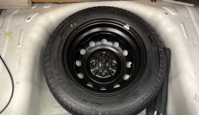 2018 Hyundai Eon MAGNA +, Petrol, Manual, 27,075 km, Spare Tyre