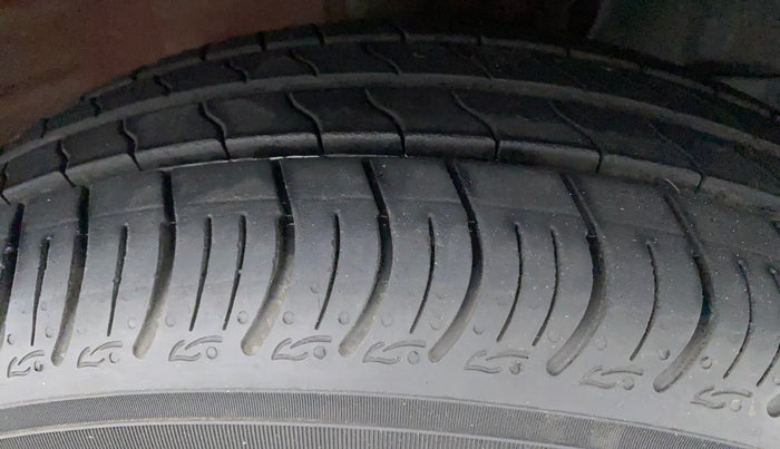 2022 Maruti New Wagon-R ZXI PLUS 1.2 DUAL TONE, Petrol, Manual, 4,819 km, Right Front Tyre Tread