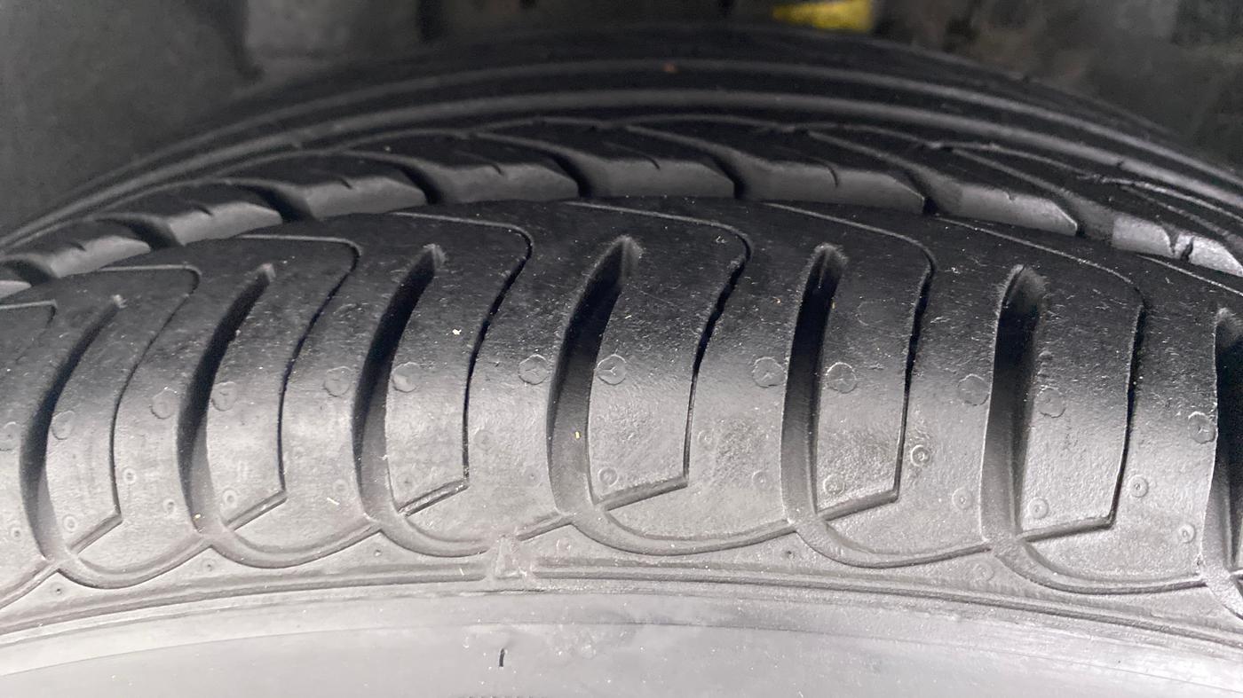 2018 Ford Ecosport 1.5 TITANIUM PLUS TI VCT AT, Petrol, Automatic, 43,045 km, Left Front Tyre Tread