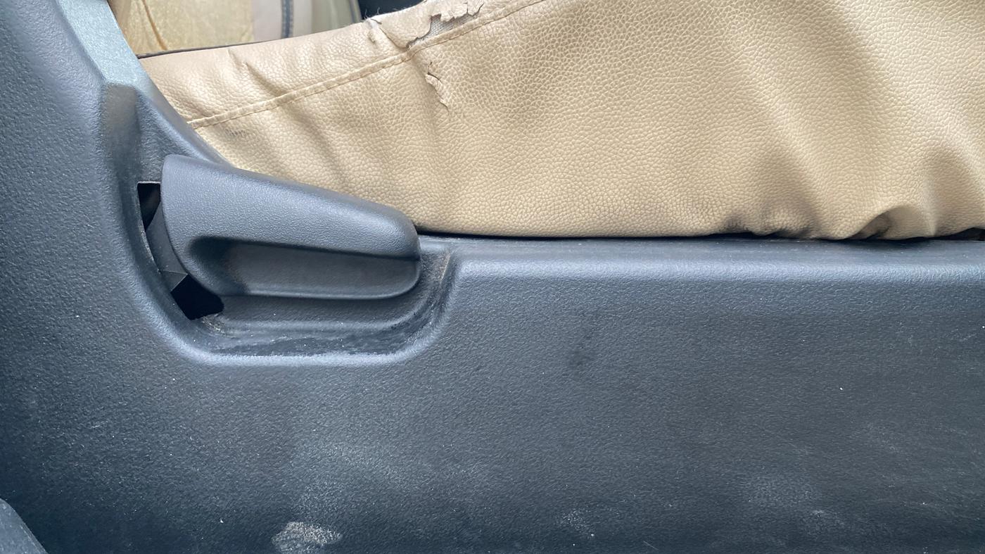 2017 Maruti Wagon R 1.0 VXI, Petrol, Manual, 56,051 km, Driver Side Adjustment Panel