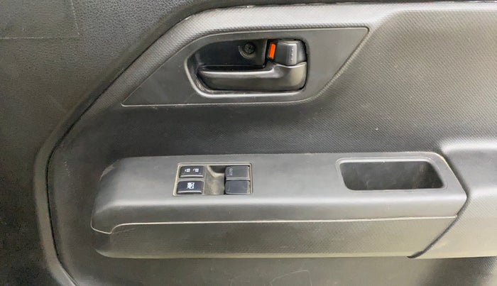 2020 Maruti New Wagon-R LXI CNG 1.0, CNG, Manual, 82,516 km, Driver Side Door Panels Control