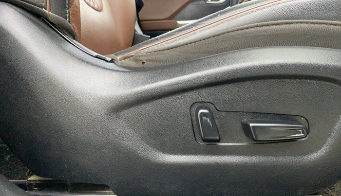 2021 Hyundai ALCAZAR 1.5 SIGNATURE MT 6STR, Diesel, Manual, 46,736 km, Driver Side Adjustment Panel