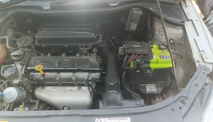 2016 Skoda Rapid 1.6 MPI ACTIVE, Petrol, Manual, 1,03,909 km, Engine View - Left