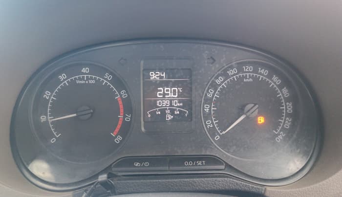 2016 Skoda Rapid 1.6 MPI ACTIVE, Petrol, Manual, 1,03,909 km, Odometer Image