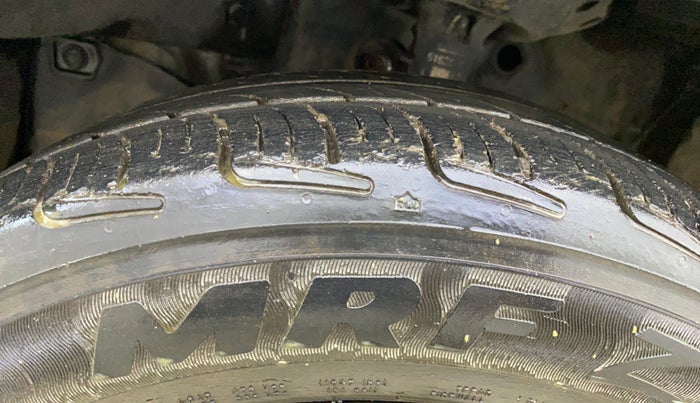 2015 Honda Brio S MT, Petrol, Manual, 49,238 km, Left Front Tyre Tread