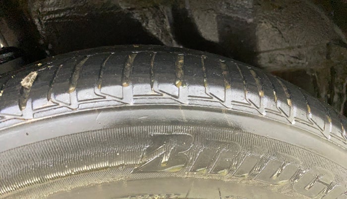 2015 Honda Brio S MT, Petrol, Manual, 49,238 km, Right Rear Tyre Tread