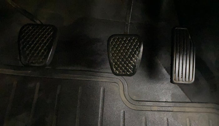 2015 Honda Brio S MT, Petrol, Manual, 49,238 km, Pedals