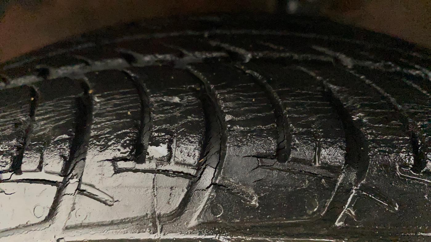 2016 Maruti Celerio ZXI AMT, Petrol, Automatic, 33,077 km, Left Front Tyre Tread