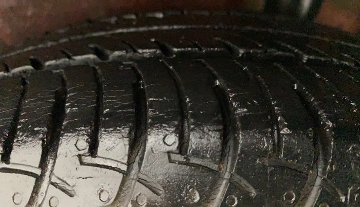 2016 Maruti Celerio ZXI AMT, Petrol, Automatic, 33,077 km, Left Rear Tyre Tread
